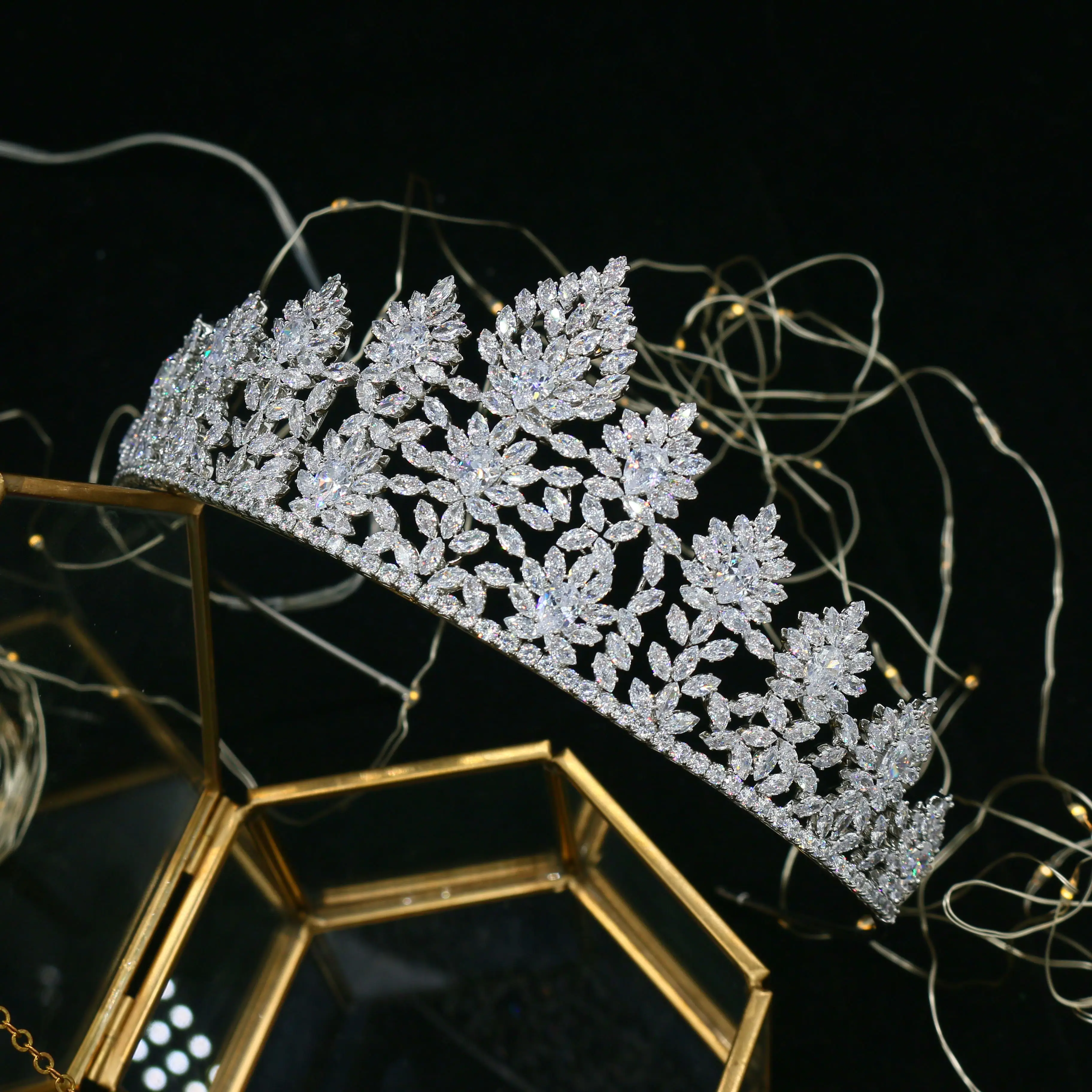 Hot Popular Cubic Zirconia Wedding Charm Pageant Headpiece Glamorous Prom Queen Tiara Crown