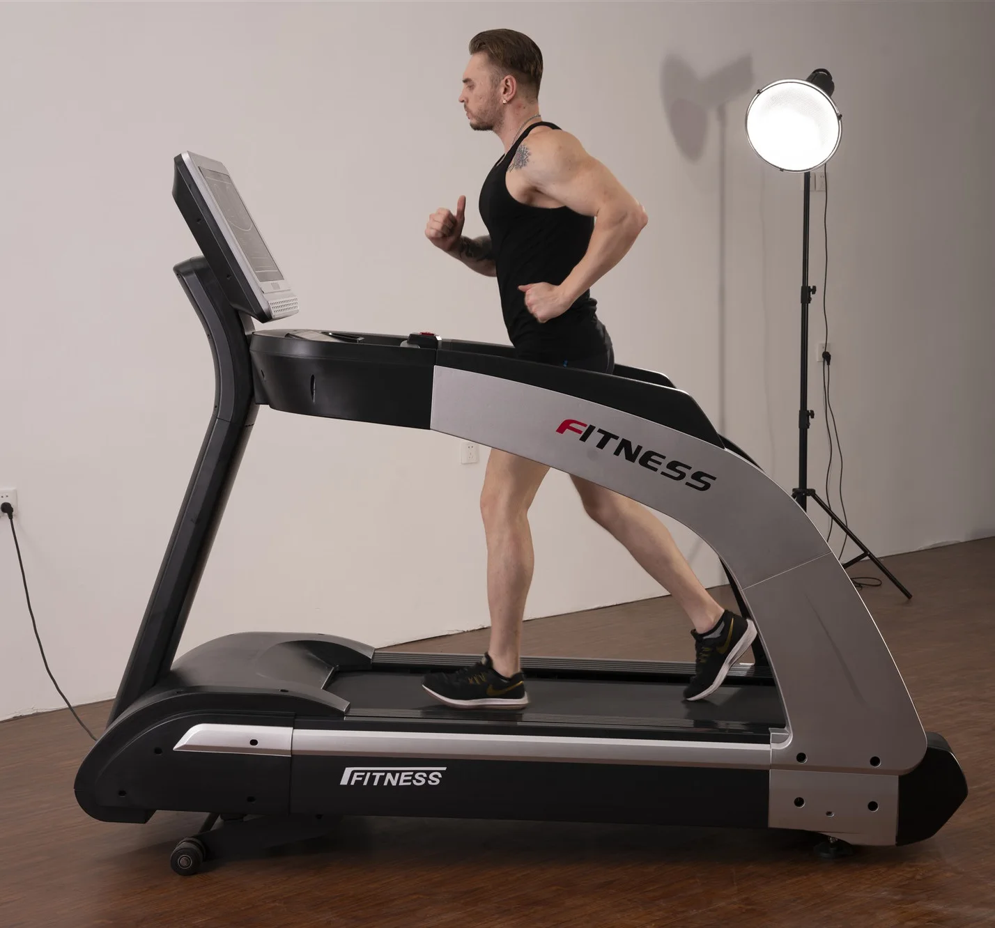 China Wholesale Commercial ONT-P03 Gym Fitness Equipment Electrical Treadmill Running Machine