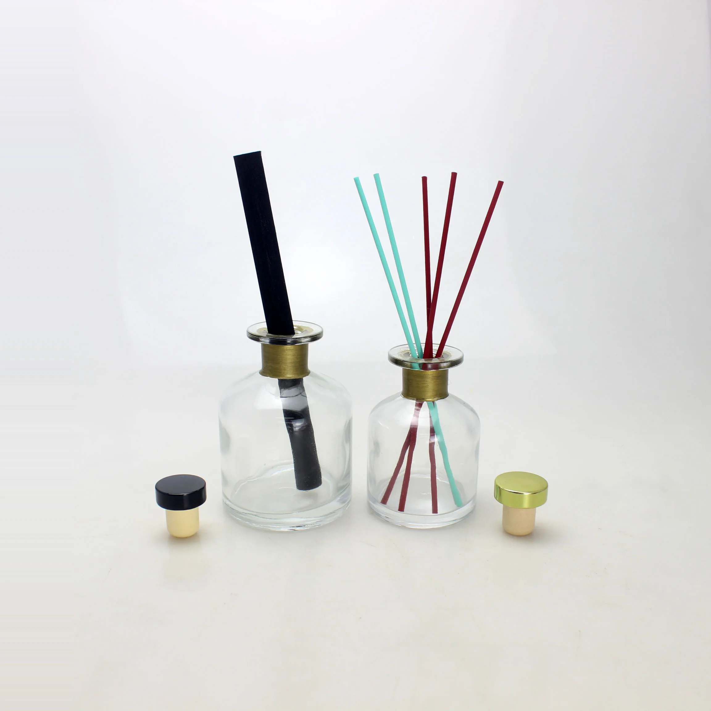 Home Fragrance Diffuser Bottle 50ml 100ml  Air Freshener Essential Oils Diffuser Simple Empty Round Reed Diffuser Bottle Luxury