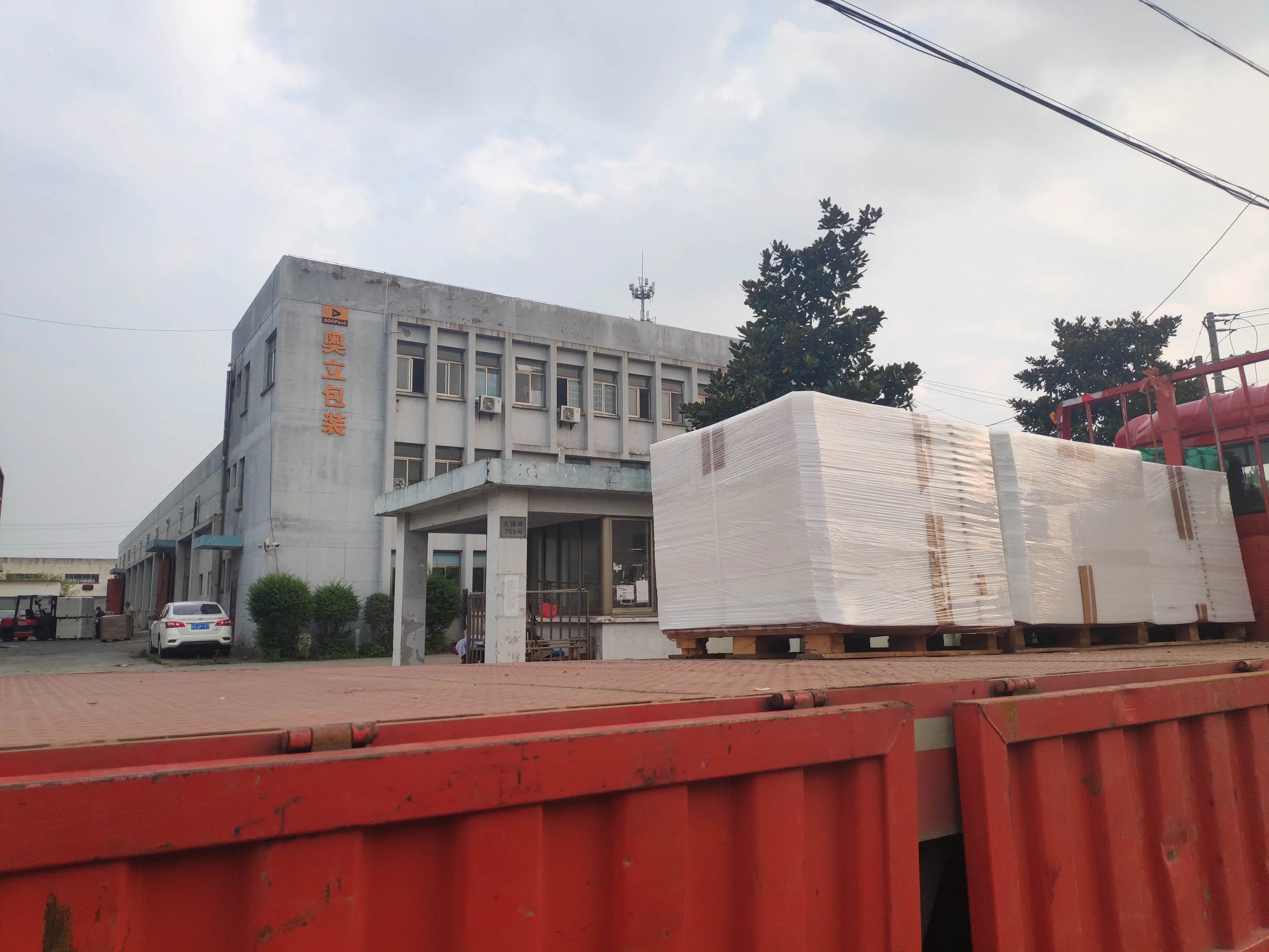  Скользящий лист из крафт-бумаги вместо деревянного поддона и