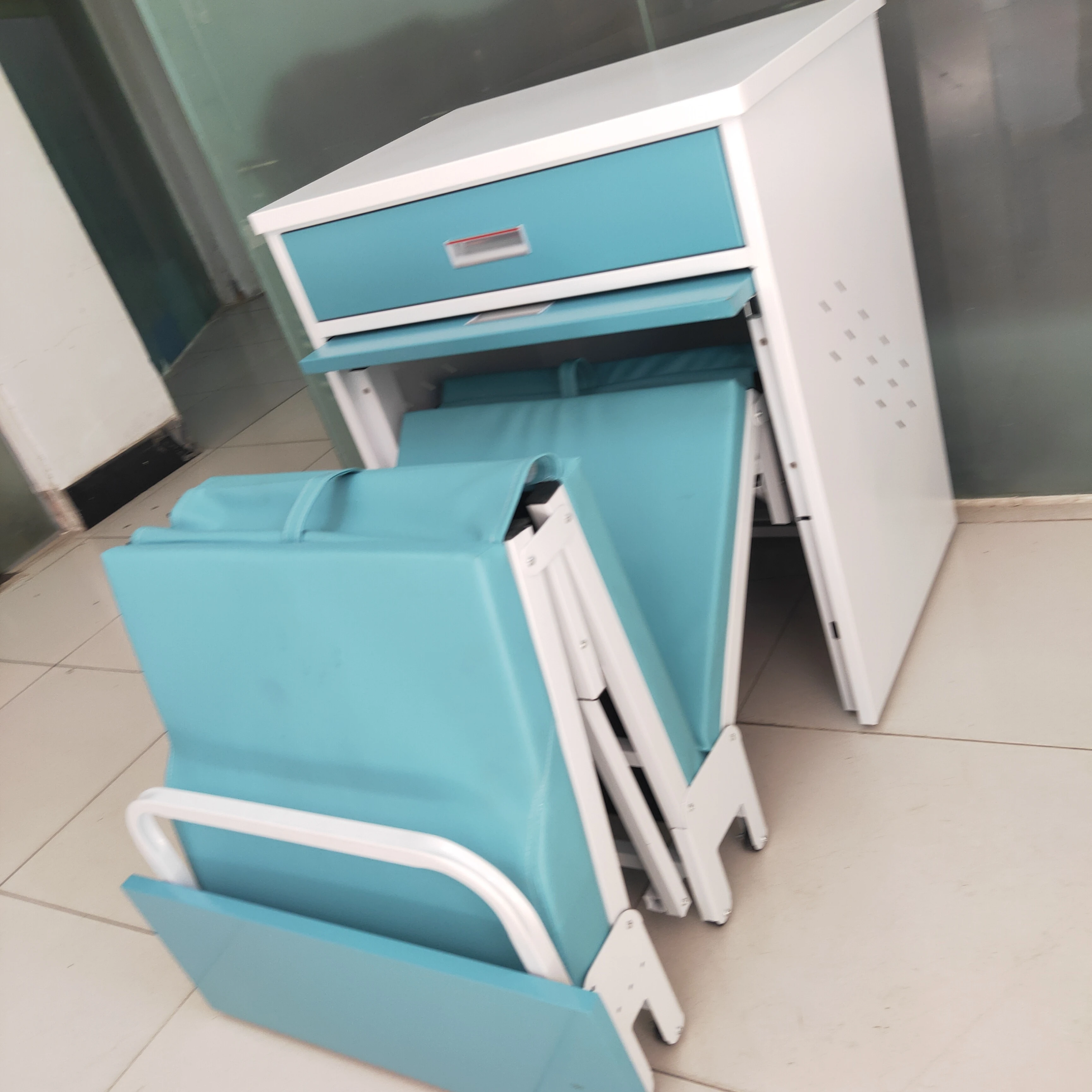 2022 Hot Sale High Quality Strong And Durable Hospital Dual-purpose Folding Escort Bed
