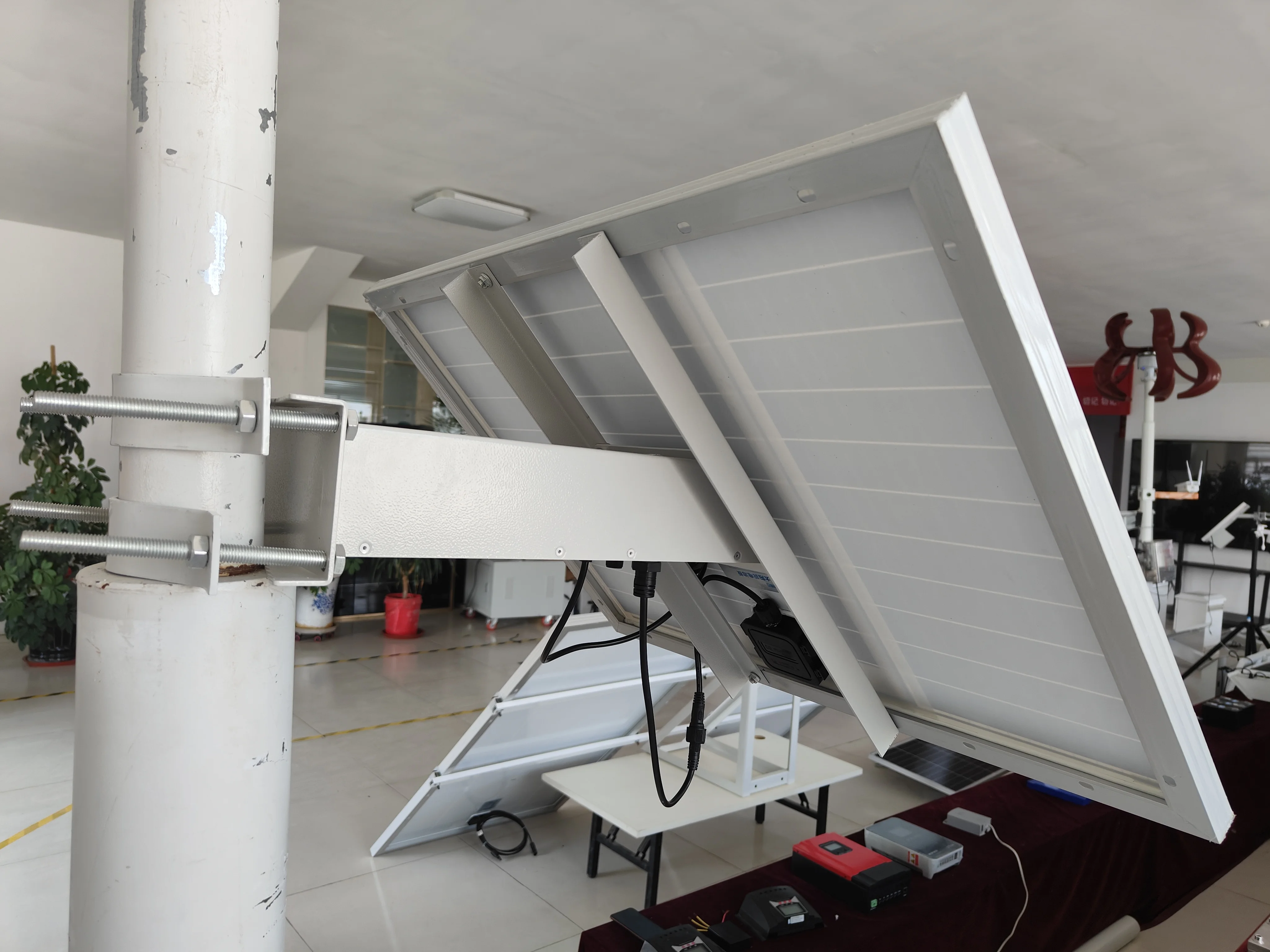 Outdoor wireless solar security camera system Solar Panel With Built in Lithium Battery Smart Solar Security System