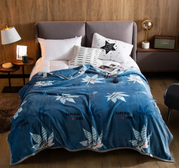 Hot Selling Cheaper Price  New   Design  Printed  Flannel fabric Super Soft  Throw Blanket