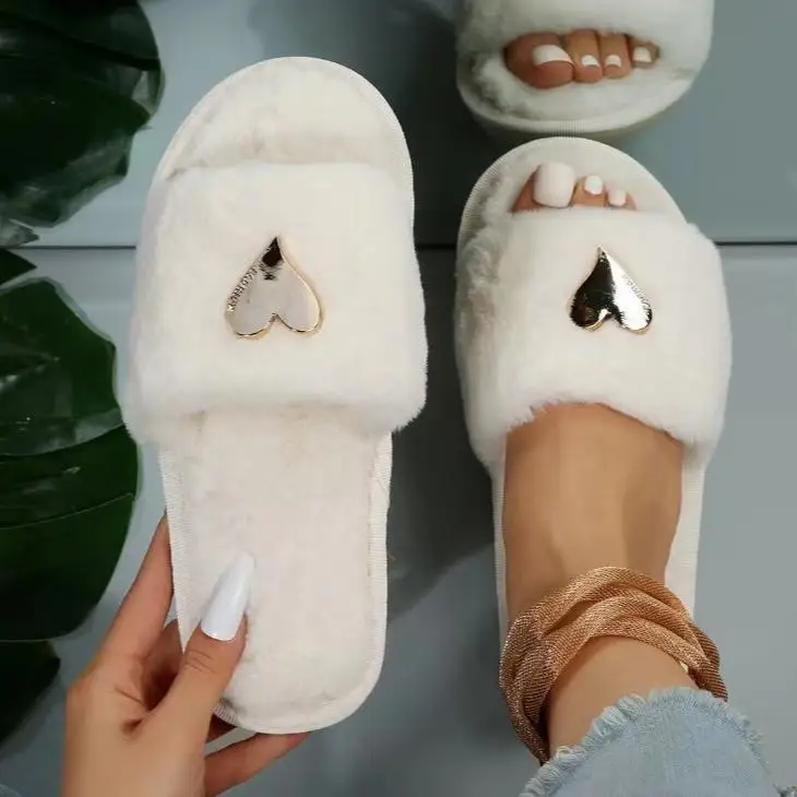 Wholesale 2024 new design Heart shaped decoration Artificial rabbit fur slippers warm soft fluffy plush indoor home slippers