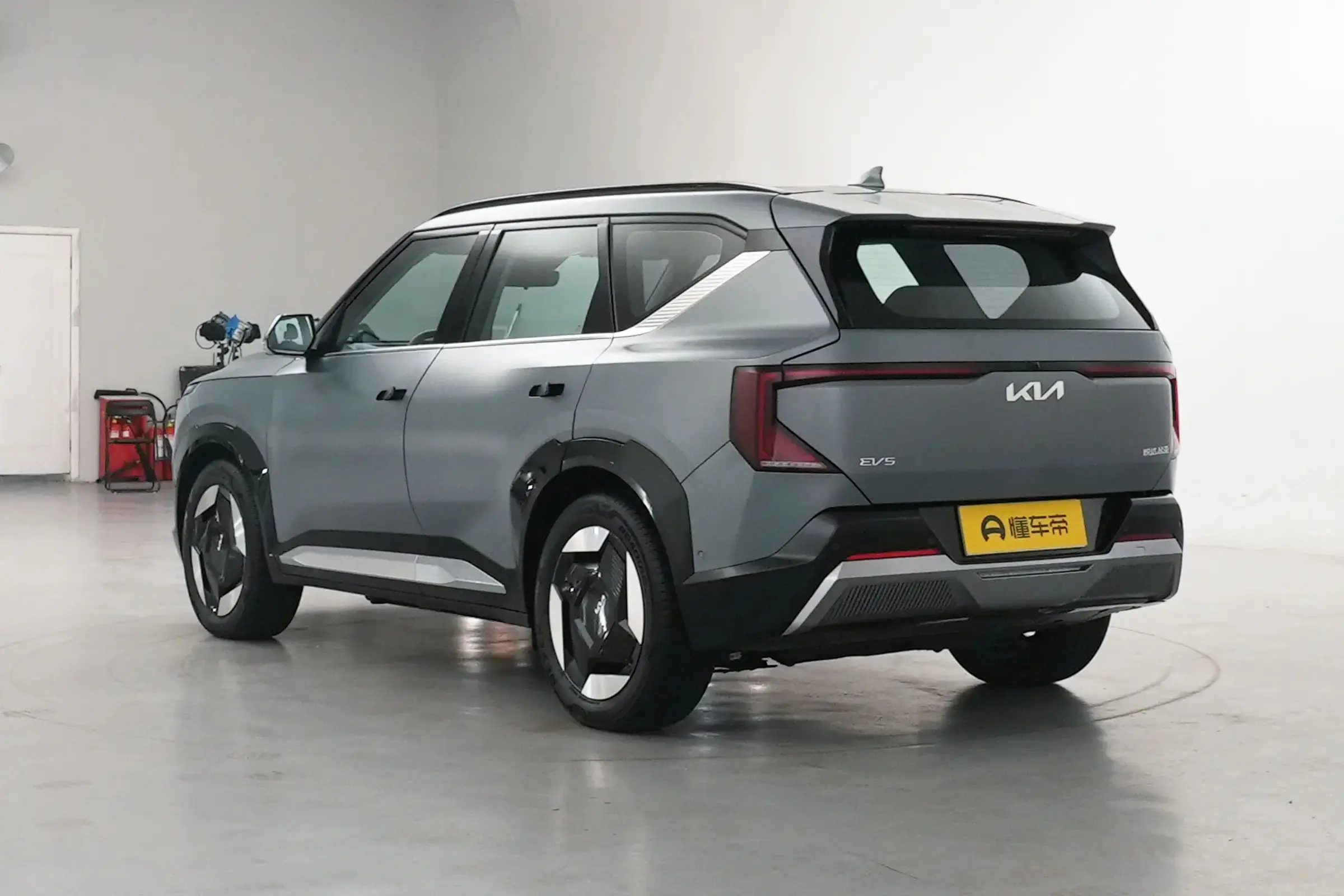 2024 Hot Selling China electric car Kia EV5 720 Wave Version 720KM New Energy pure Electric Car Compact 5-seat SUV In Stock