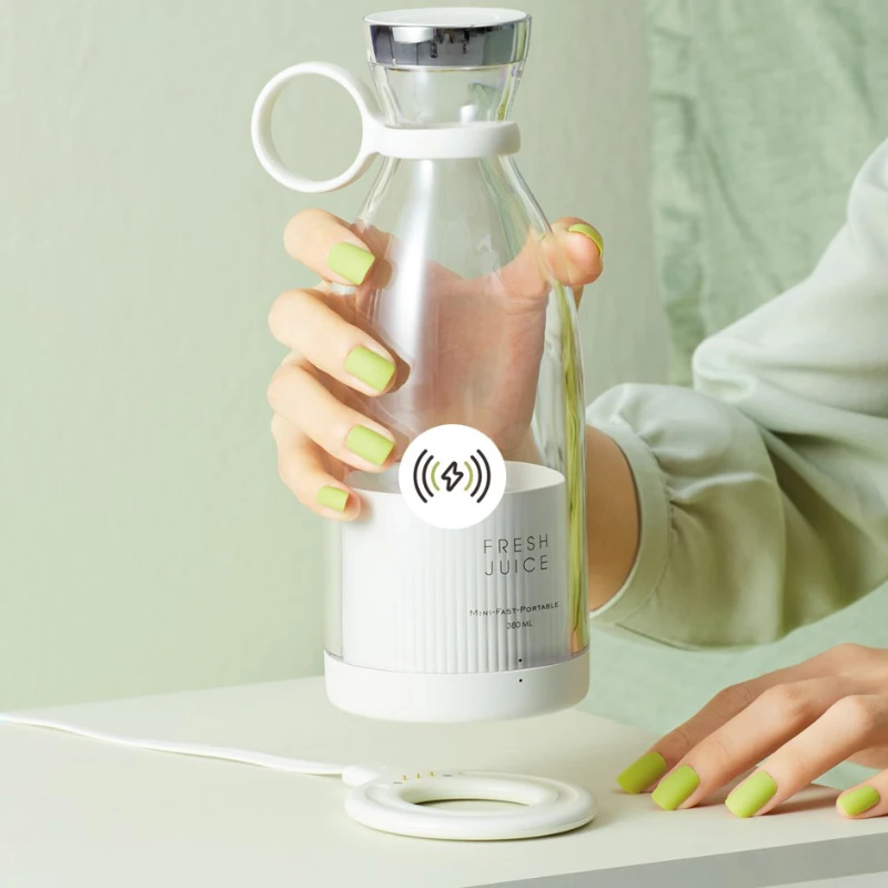 Portable Small Mini Size Juicer Blenders With USB Rechargeable Blades Fruit Juicer Cup