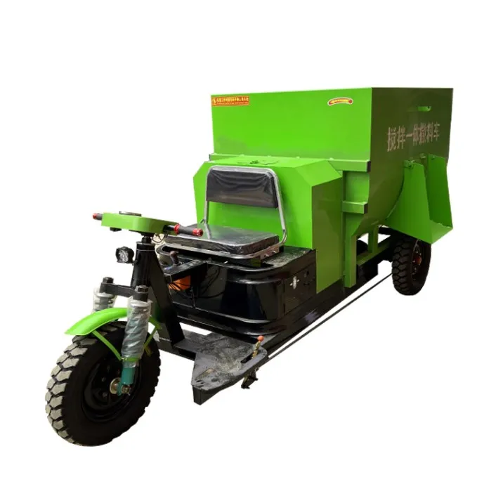 Three wheel cattle farm spreader/ Farm manure spreading machine /Three wheel spread fertilizer truck
