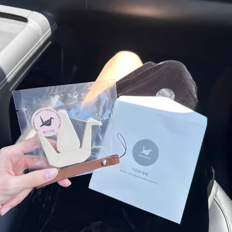 Hanging Car Air Freshener Paper Crane Car Mirror Decor Hanging Car Diffuser Air Freshener Hanging Decorations Auto Accessories