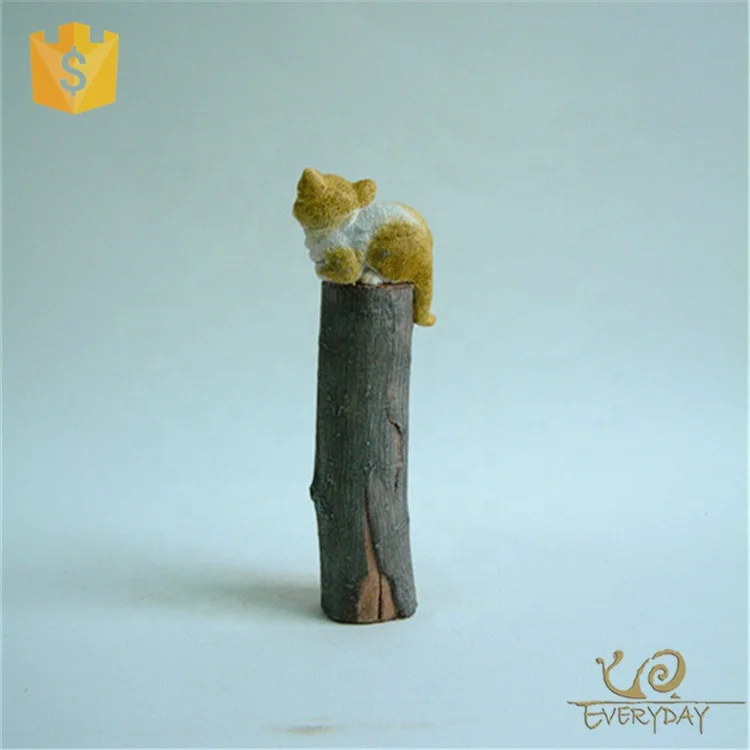 Z09814A New Products China Factory Unique Handicrafts Resin Cat Figurines