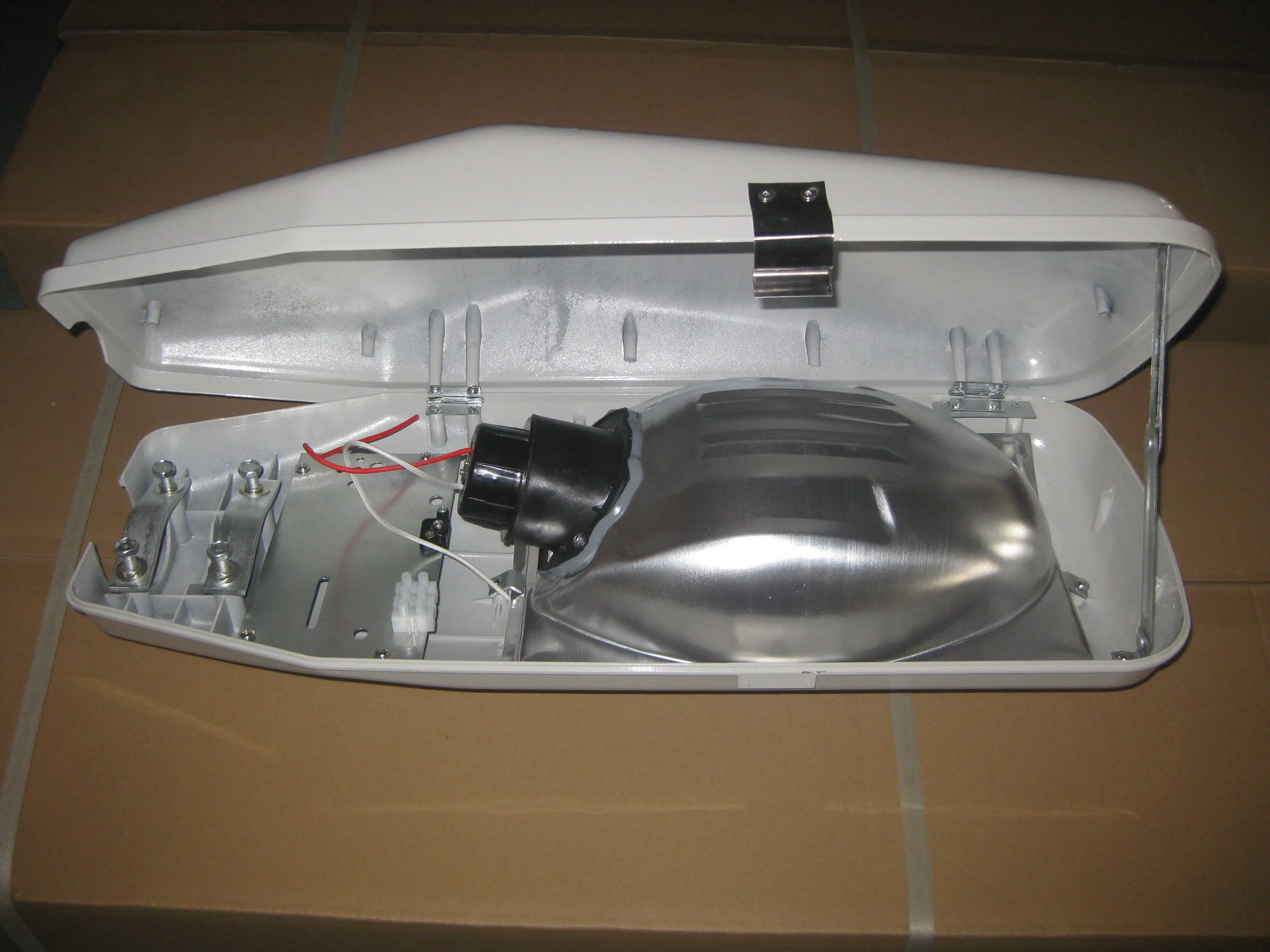 die casting factory price IP65 50w 100w 150w 200w skd led light street light housing skd