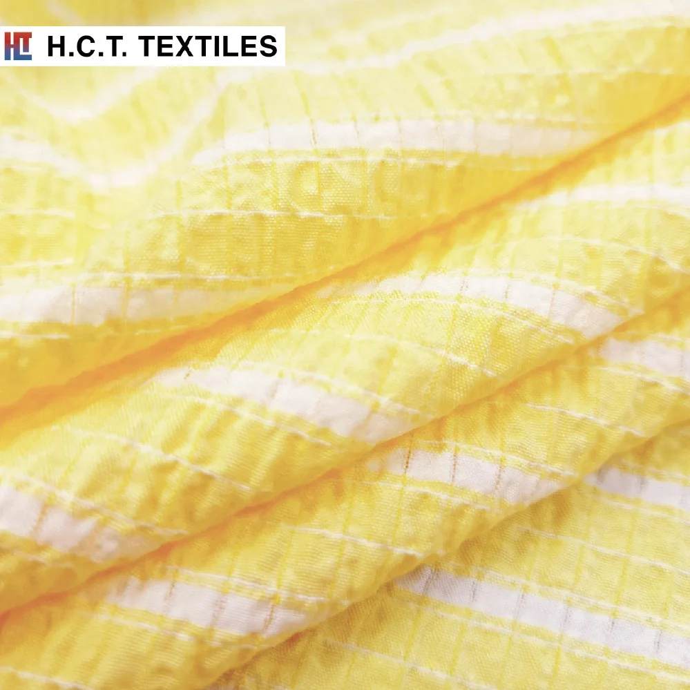 Мягкие желтые белые полосатые тканые ткани 130 г полиэстер вискоза спандекс seersucker для блузки