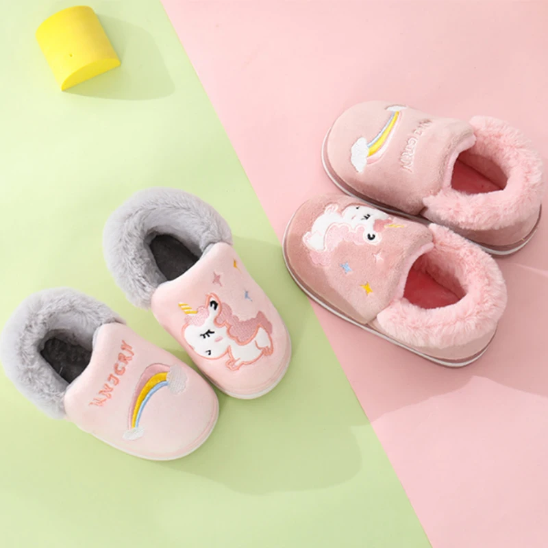 Оптовая продажа, милые дизайнерские пушистые детские тапочки из хлопка с единорогом для девочек