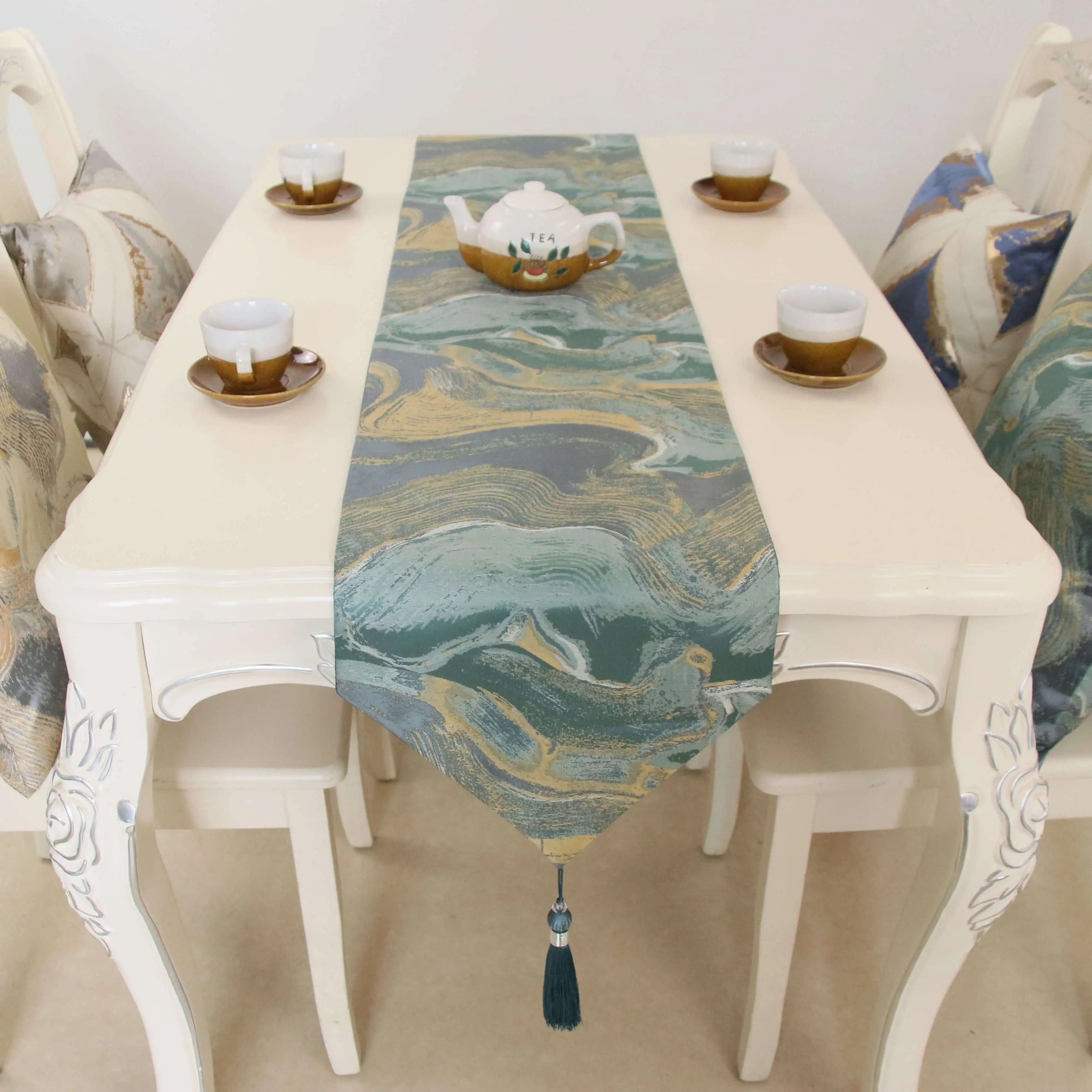
Modern Polyester Jacquard Table Runner with Tassels For Hotel Table Decoration Wedding Party Banquet Decoration Accessories 