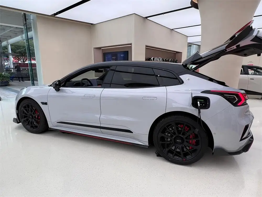 2023 год новинка карбоновая крыша автомобиля 4 двигателя 1265ps zeekr 001 fr Электромобиль депозит
