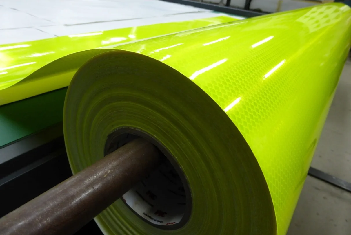 Fluorescent Yellow Reflective Sheet Diamond Grade Reflective Sheeting Roll for Traffic Signs