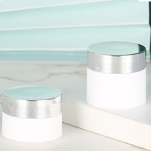 
customized color white PP plastic cosmetic jar 5g 10g with silver lid for eye cream 