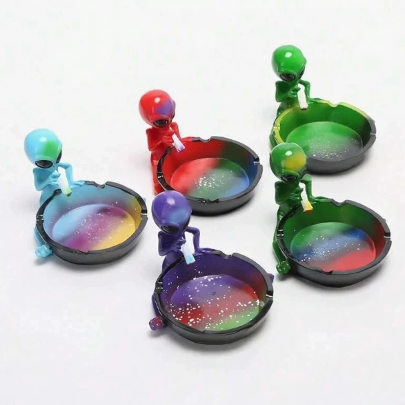 Hot Sale Smoke Shop Products Ashtray Tobacco Resin Cigarette Ashtray Alien Design Ashtray