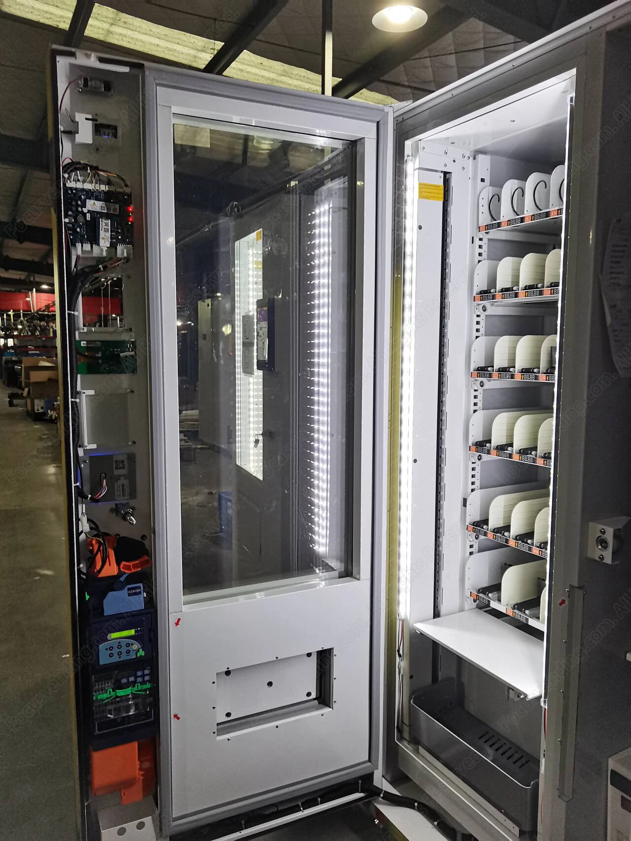 Frozen Food Ice Cream Vending Machine With Elevator System With Sticker