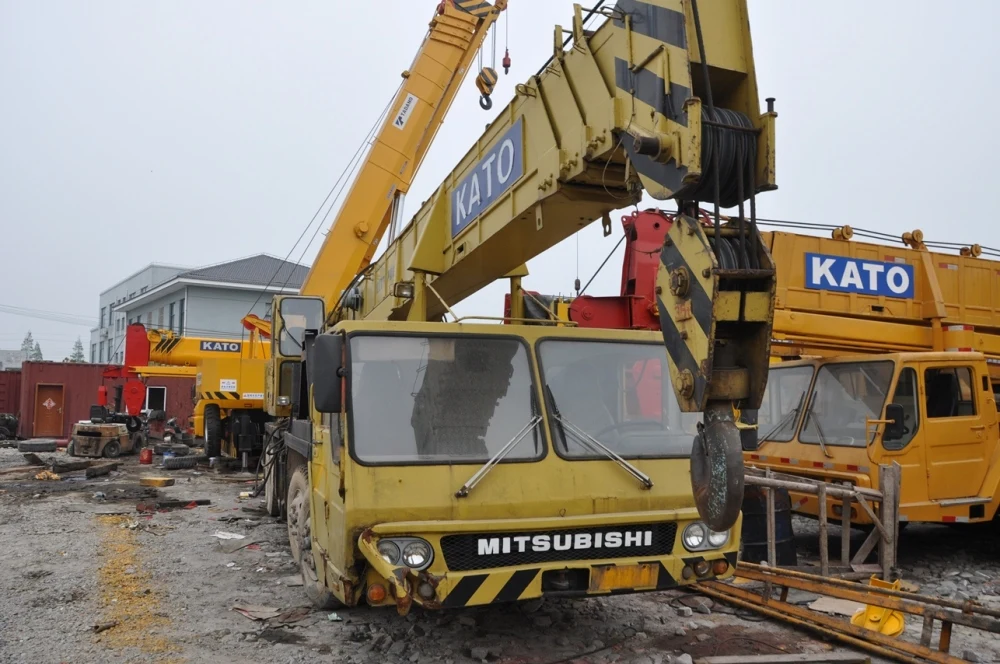 Подержанный кран для механической техники KATO NK350E в продаже Япония