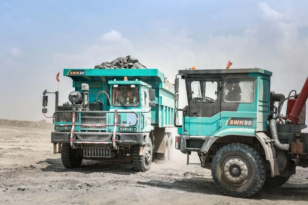 China Top Brand 90 Ton 6*4 SWK90 Mining Dump Trucks with Best Price