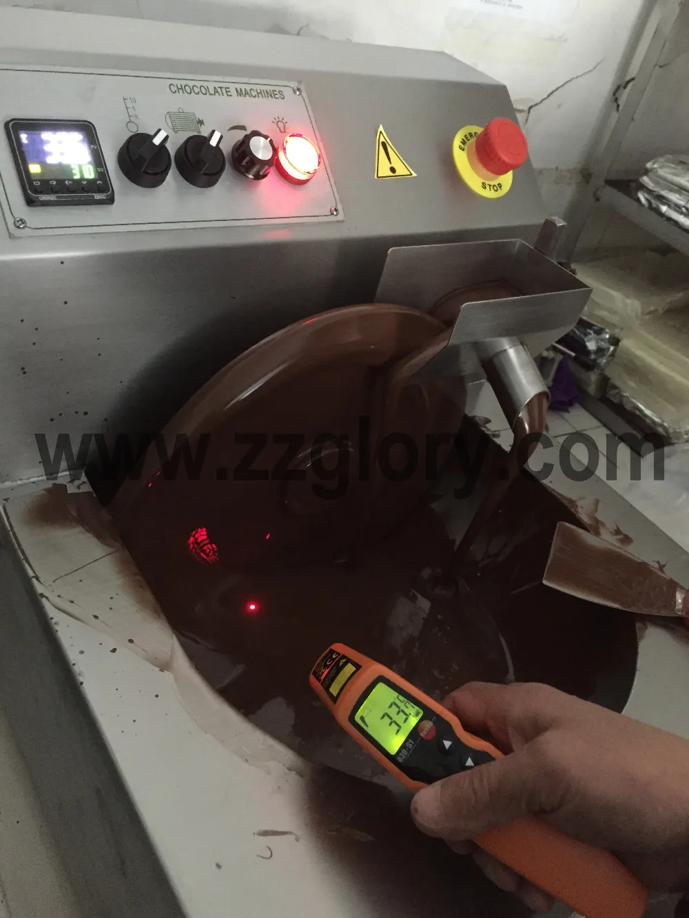 5% discount temperature control electric 8kg small chocolate bar machine with Omron motor