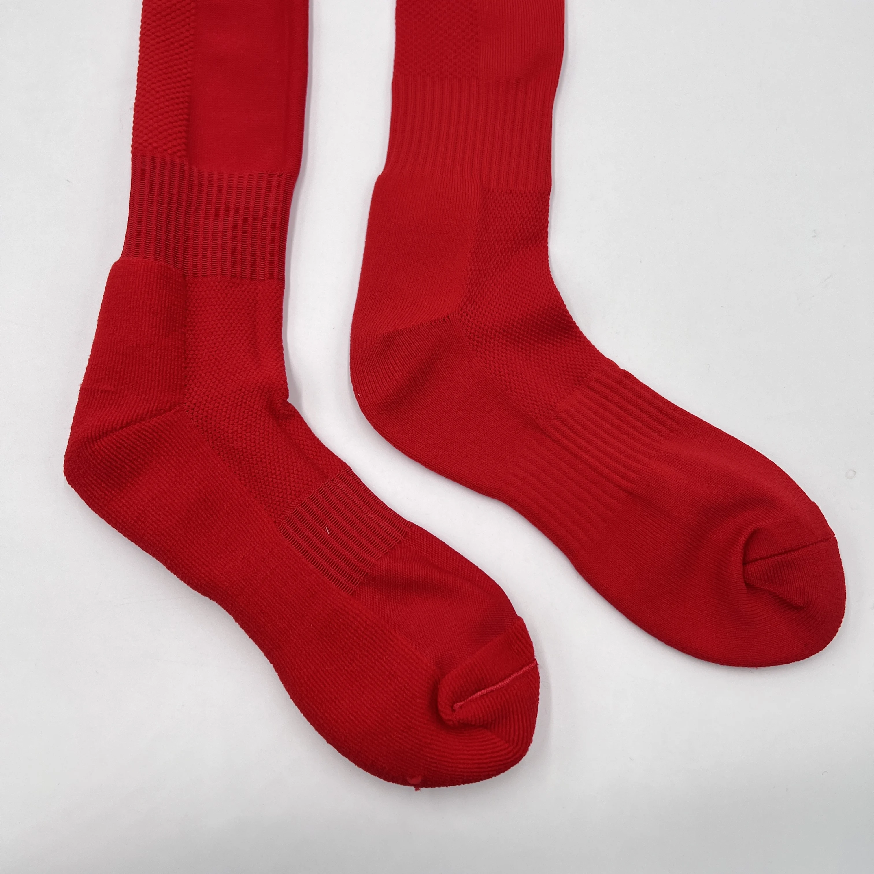 OEM Wholesale Custom Logo Breathable Knee High Man Cushion Pad Soccer Football Socks