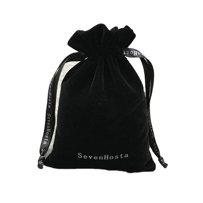 Черная бархатная сумка на шнурке