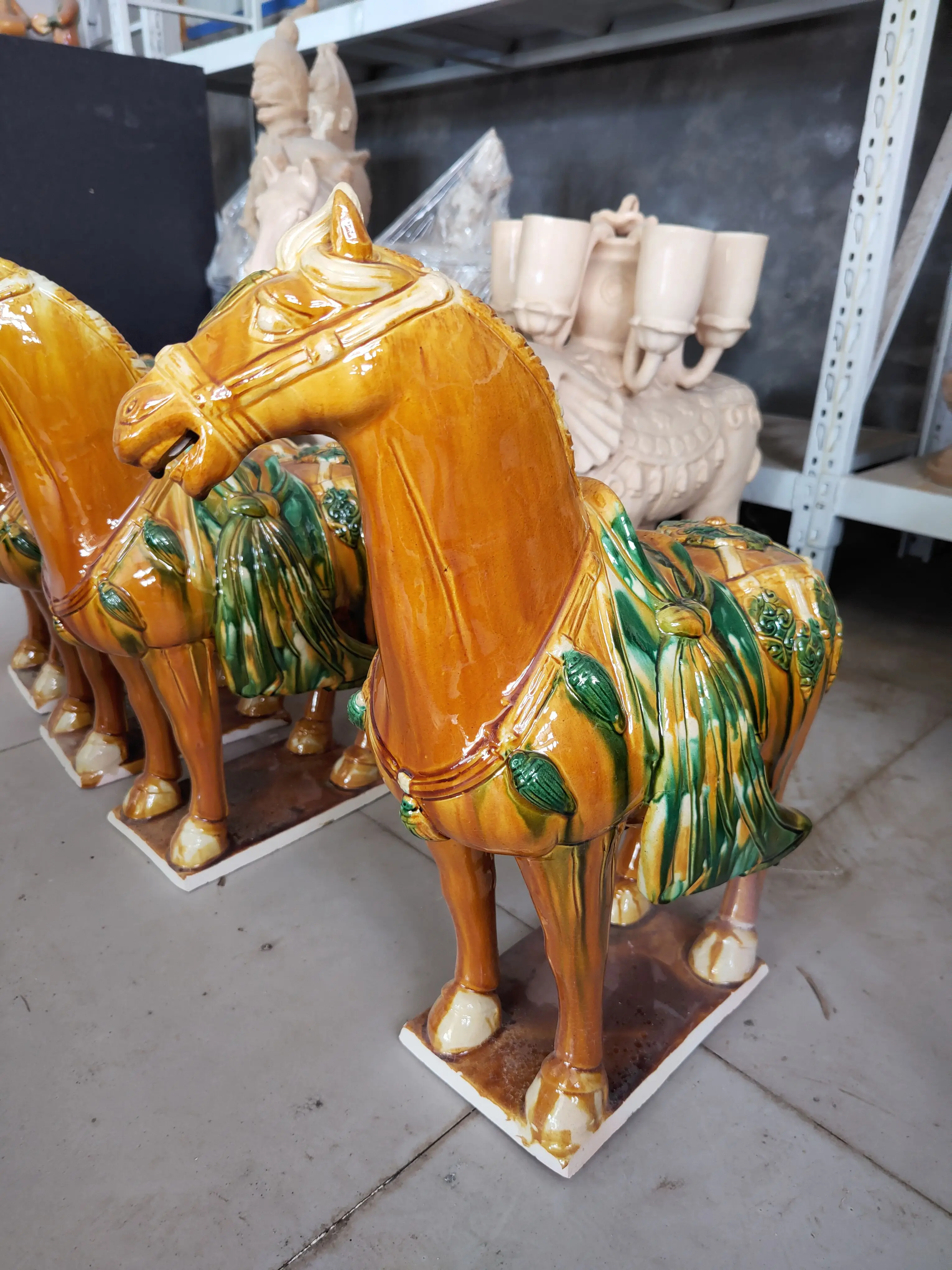 Tang Sancai Tricolor Horse Art Decoration Handmade Antique Pottery Horse Antique Collection Wine Cabinet Decoration