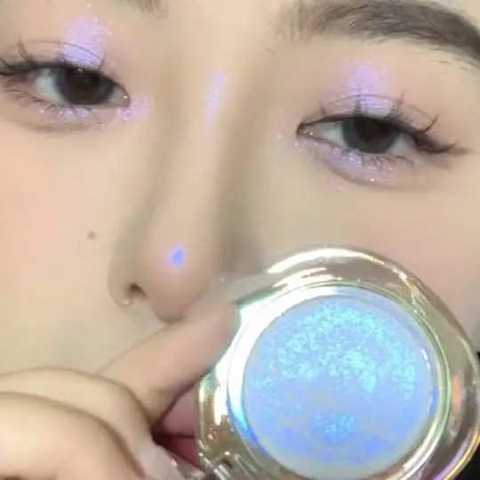 Single color high disc chameleon contouring disc brightens, glitters, powder polarizes, and fine flashes