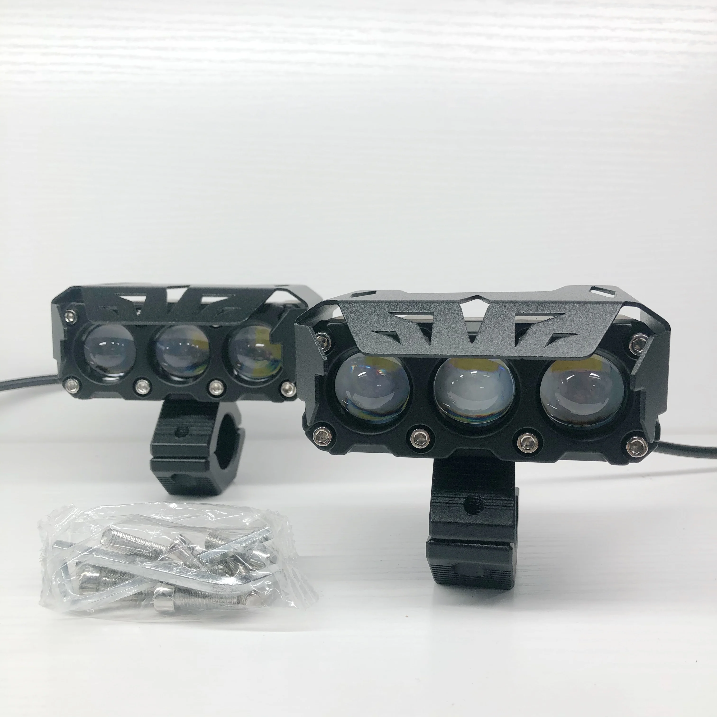 IP67 Motorcycle Dual Color Driving Light 40W LED Headlight Driving Moto Spotlight Auxiliary Light