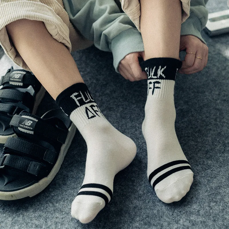 
Custom Made Socks Letter Printed Comfortable Breathable Fashion Skateboard Cotton Street Men Socks 