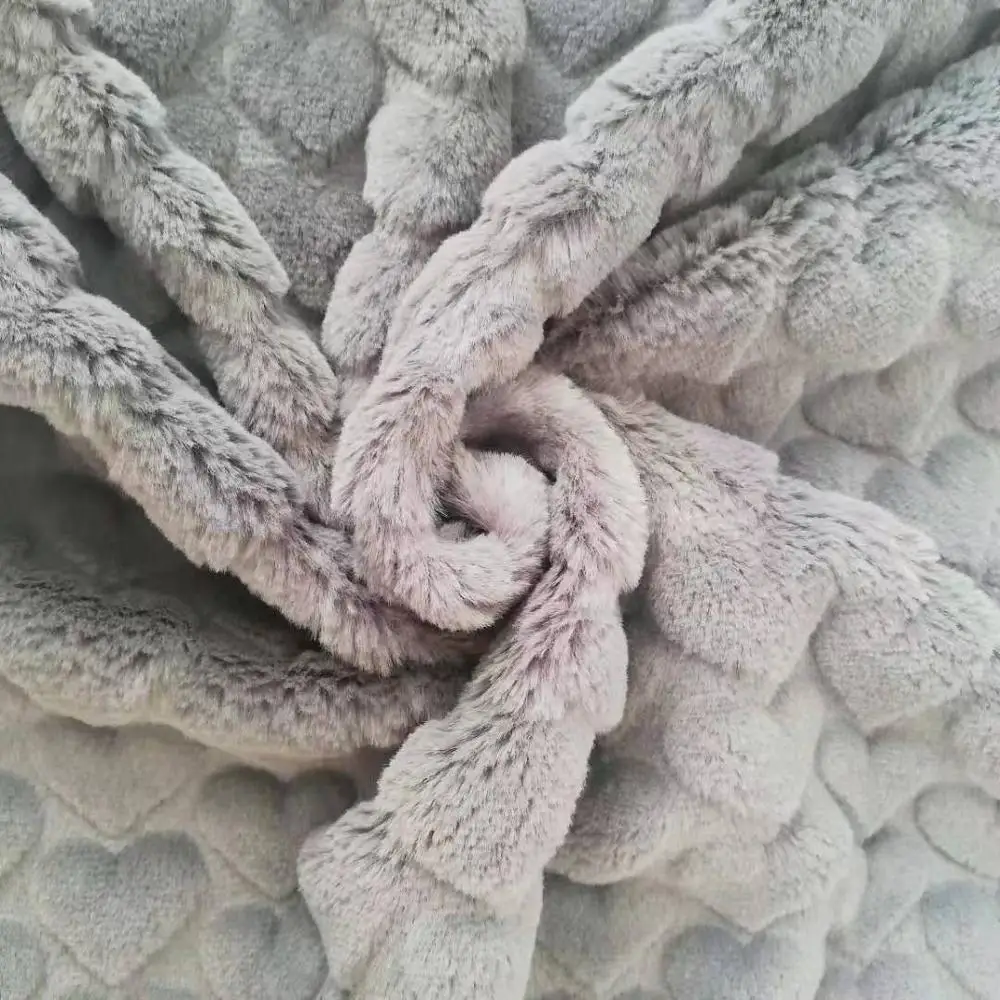 Оптовая продажа, Высококачественная 100% Полиэстеровая ткань из искусственного меха с рисунком сердца для изготовления игрушек