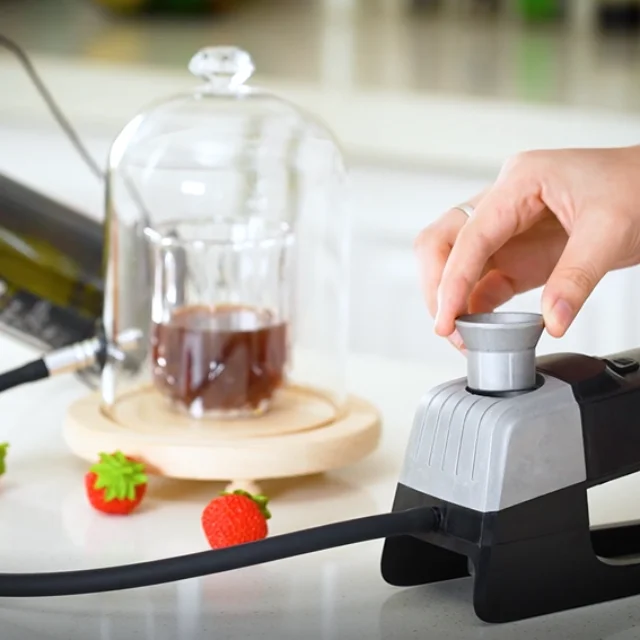 Portable Novel in Design Smoker Flavour Blaster Cocktail Gun for Kitchen and Outdoor Grill Cooking Battery Powered