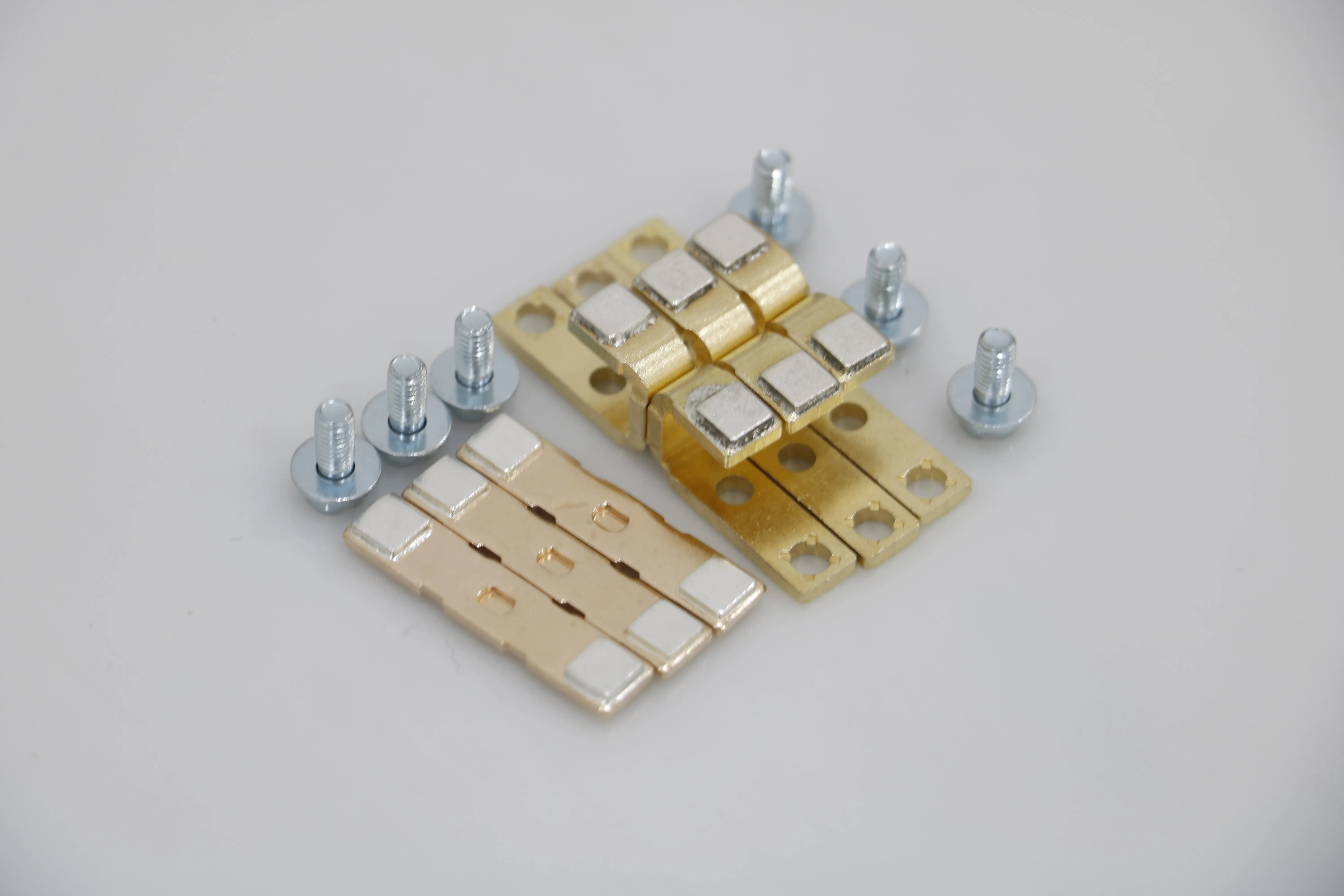 Siemens AC/DC contactors 3RT1044/1045/3RT5044/5035/5045 Accessories contactor contacts are suitable for 3RT10/3RT5 series.