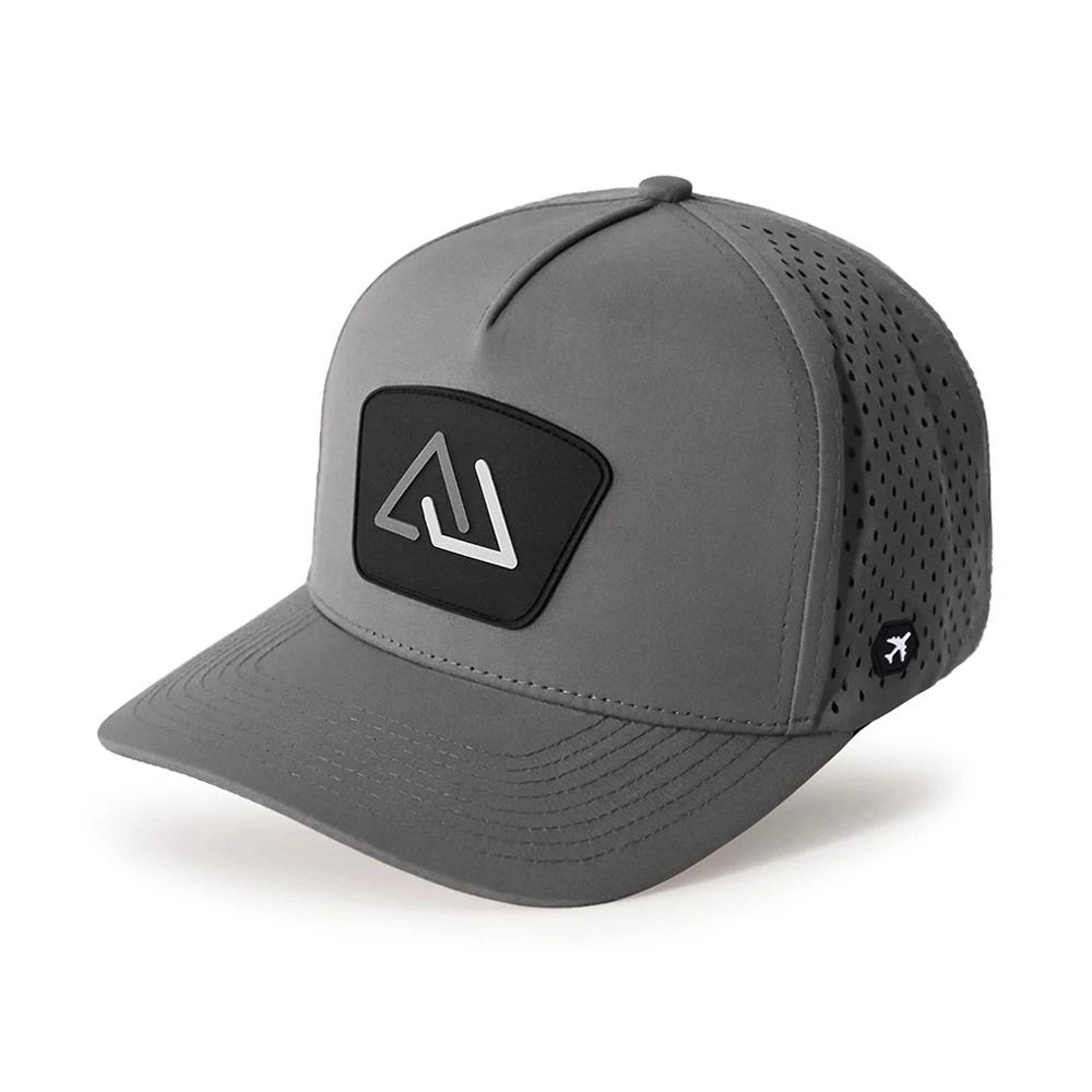 Модная спортивная бейсбольная кепка с 5 панельными резиновыми логотипами из ПВХ, водонепроницаемая Кепка для гольфа с перфорированным изогнутым козырьком и лазерной резкой