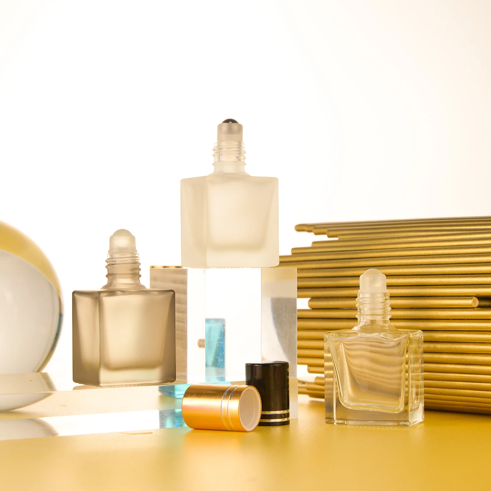 Wholesale Empty Rose Perfume Essential Oil Glass 8ml 10ml 15ml Golden Silver Black Glass Roll On Bottle With Metal Roller Ball