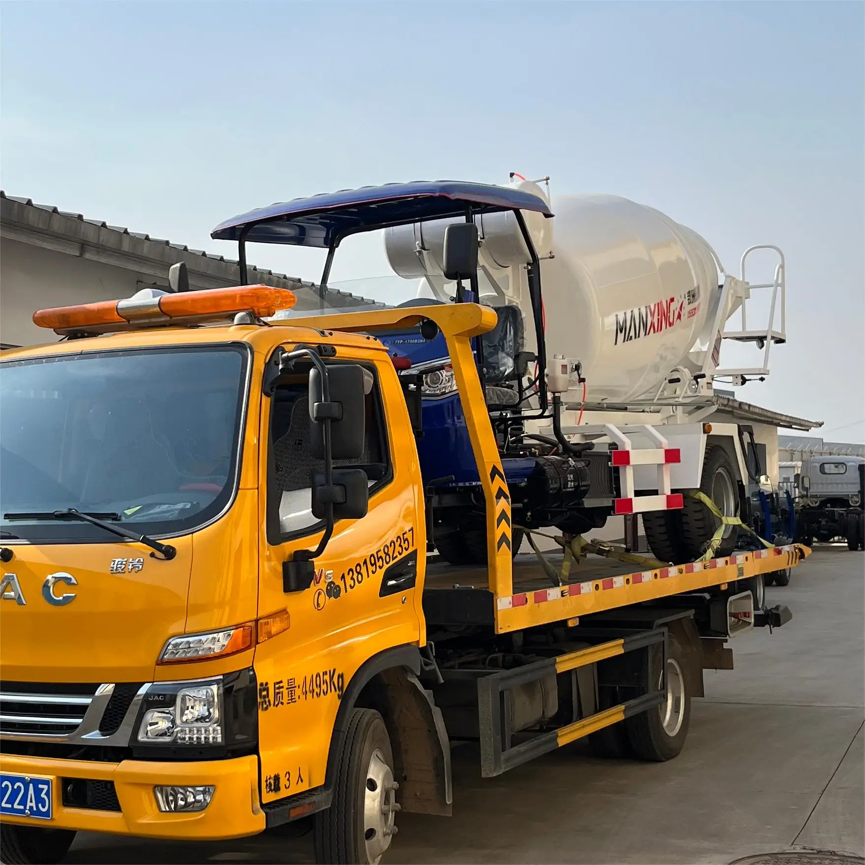 New Five-Wheel Concrete Mixer Truck with Diesel Engine for Manufacturing Plant Use