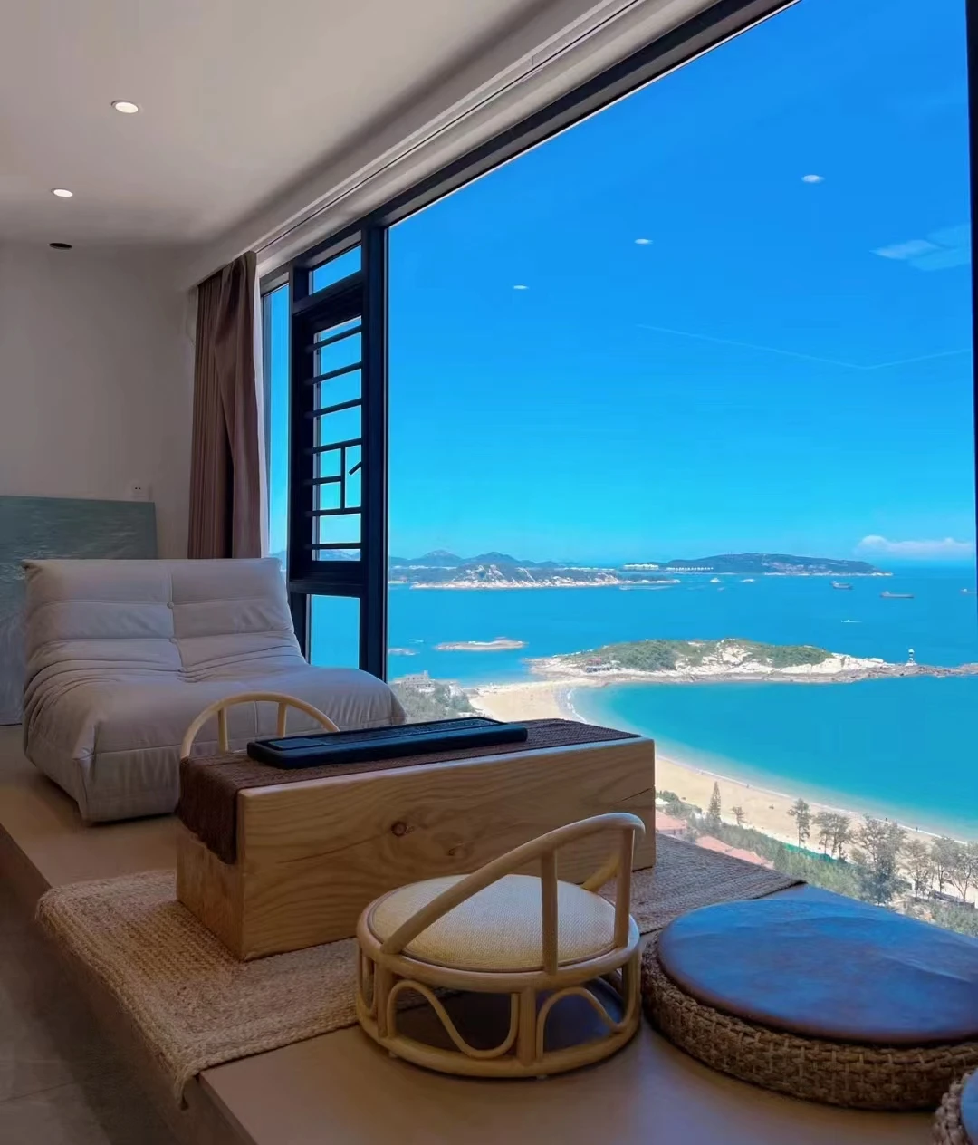 Stylish and Practical Aluminium Swing Casement Windows