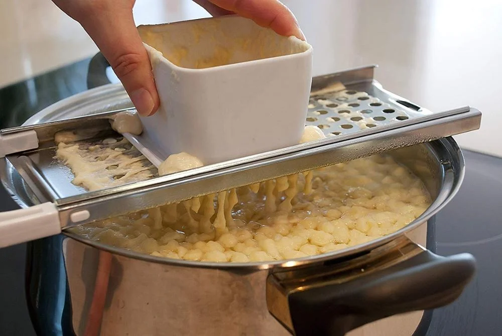  Нержавеющая сталь Spaetzle чайник терки премиум класса лапша с
