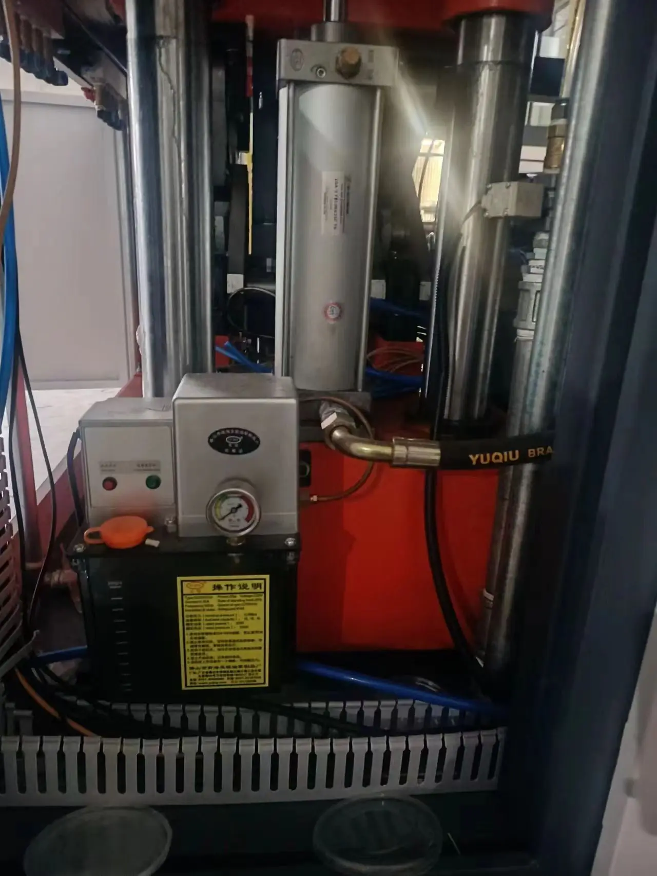 Plastic water cup making machine PP PET cup container production line thermoforming machine