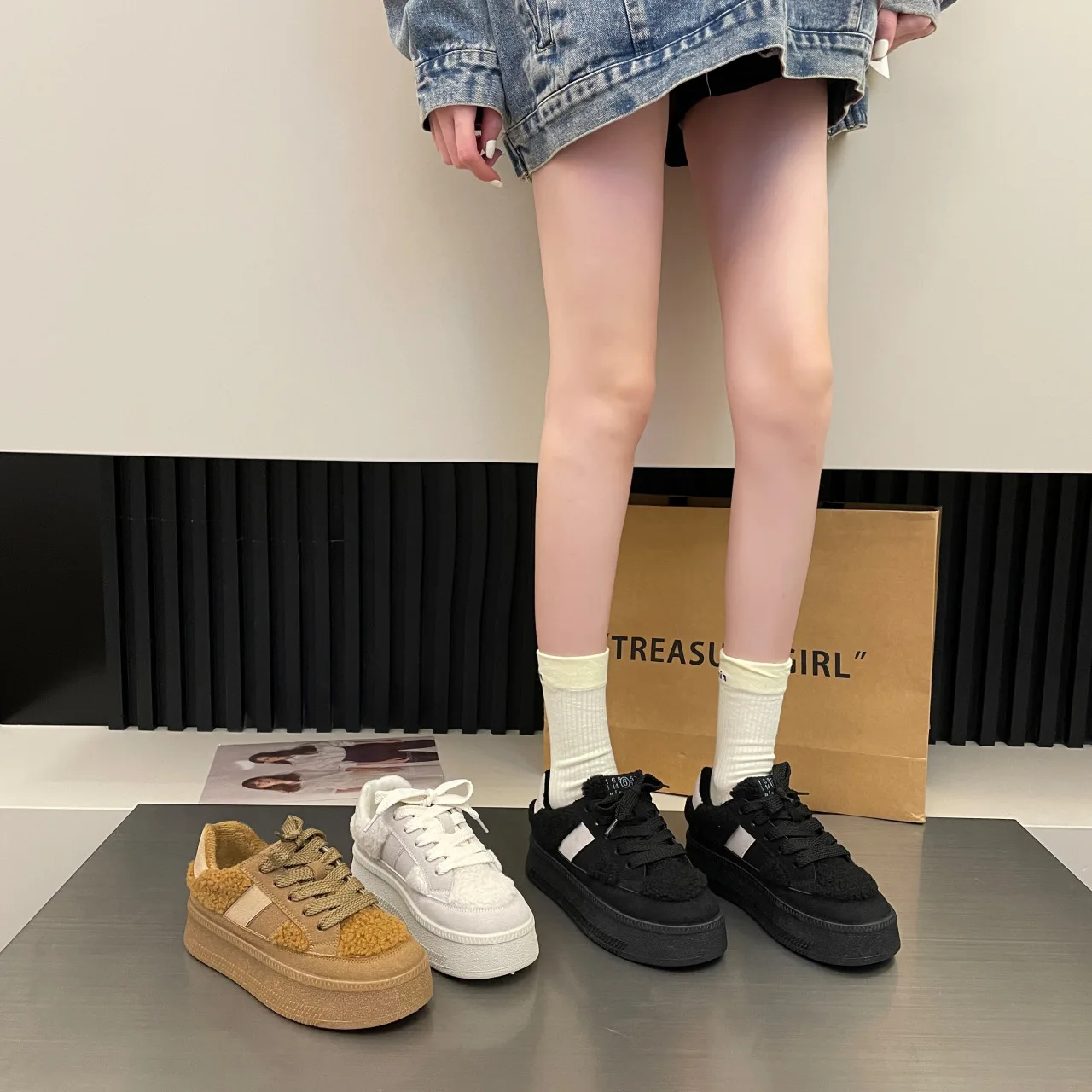 2023 winter fashion match lamb wool thick sole lace-up sneakers for girls warm school shoes custom sneaker manufacturers
