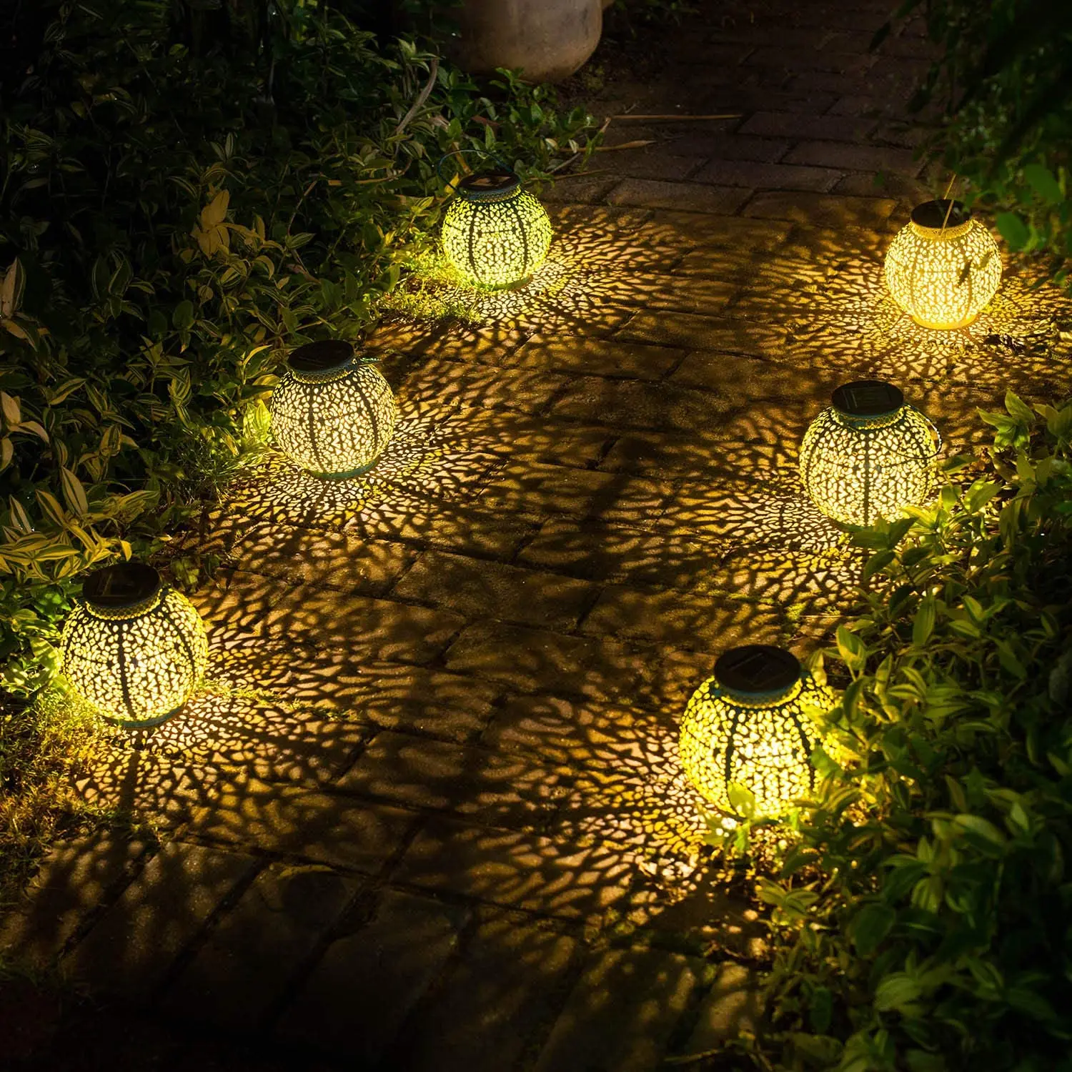 Hanging Solar Lanterns Solar Lights with Handlcutetdoor Solar Garden Lights Decor Filigree Metal LED Iron Retro White 60 70 1000