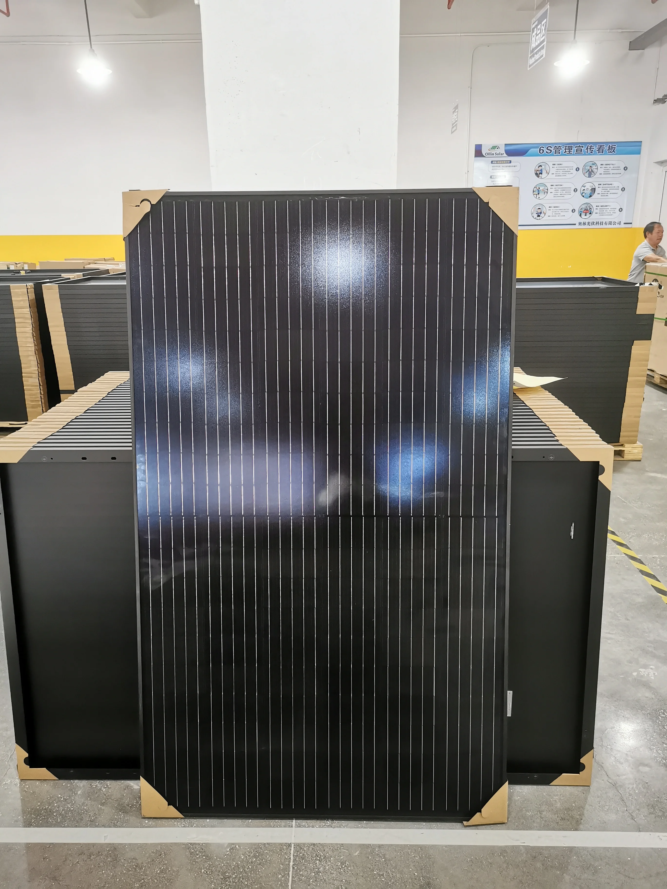 Europe Black Frame Solar Panel Mono 450w 460w 470w 480w With Black Frame High Efficiency Solar Panels OEM orders