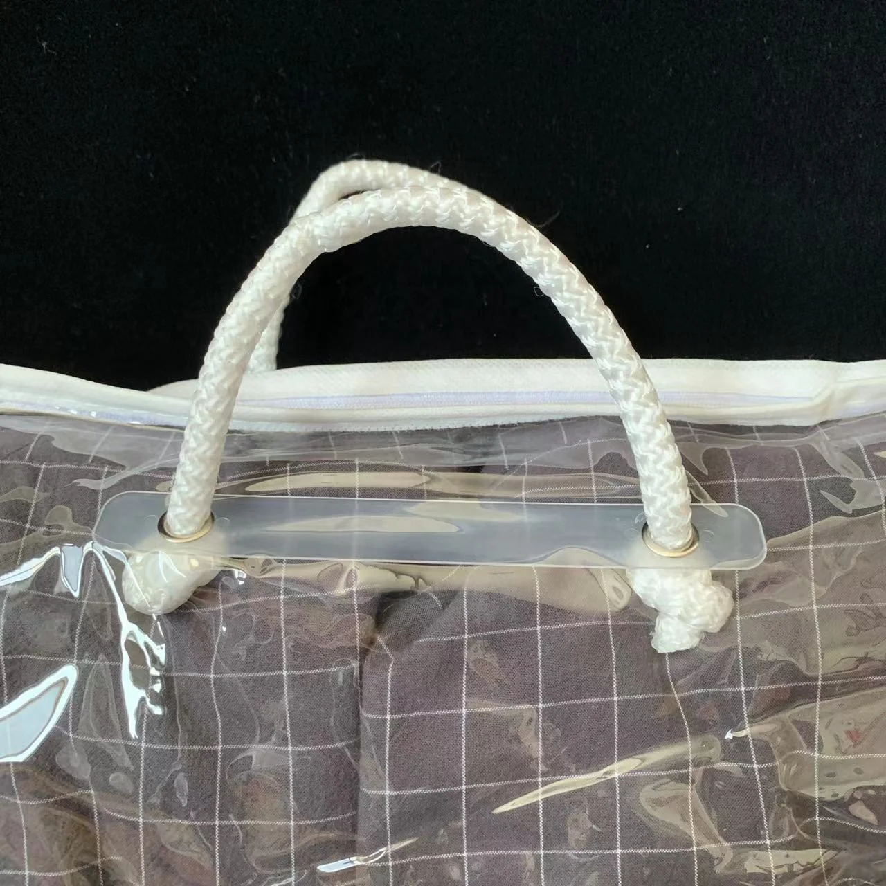 Waterproof pvc clear pillow case plastic bag with handles for packaging