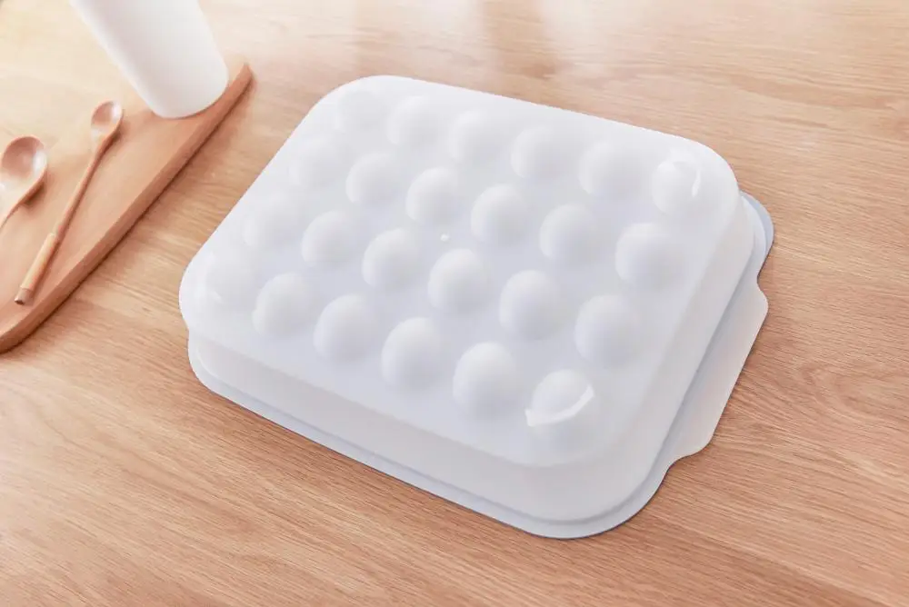 Fresh keeping Plastic stackable 24 grid kitchen eggs storage box , egg container, refrigeratoe crisper egg grid