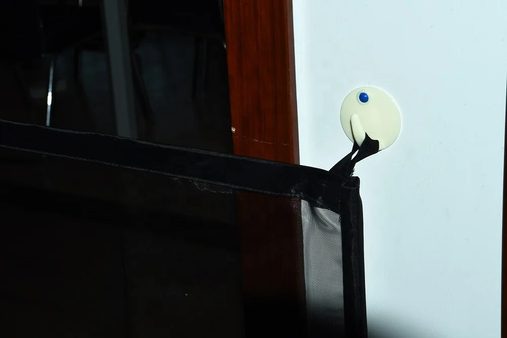 Durable Indoor Outdoor Lightweight Portable Mesh Fabric Magic Safety Baby Cat Dog Pet Gate