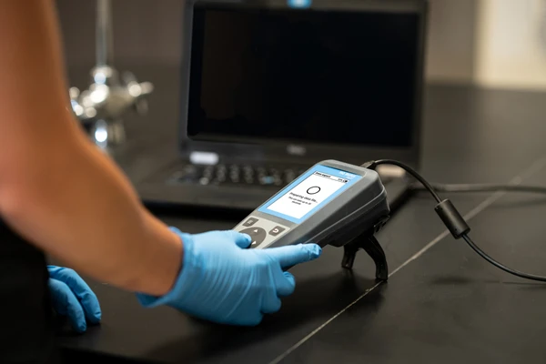 HQ2200 Portable Multi-Meter with Gel pH PHC101 and Conductivity Electrodes