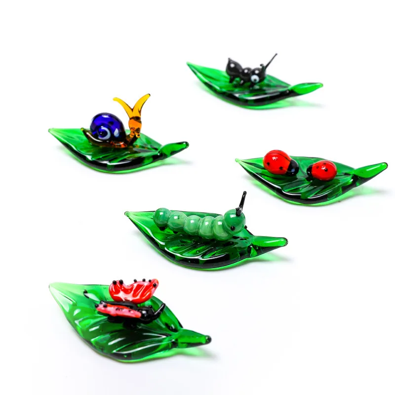 Charm Red Insect Graphics Green Leaf Decoration Ladybug Ant Butterfly Snail Caterpillar Sculpture Mini Glass