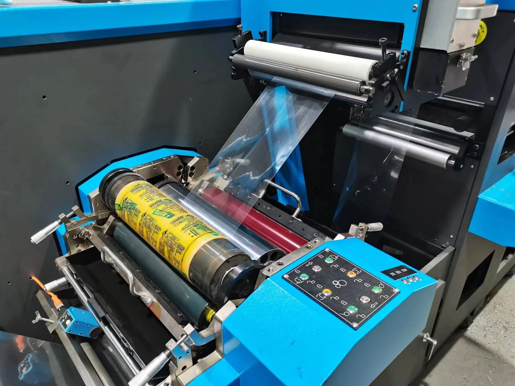 Многофункциональная многоцветная флексографская печать HONTEC и машина для высечки с ЧПУ оборудование прессования самоклеящейся пленки