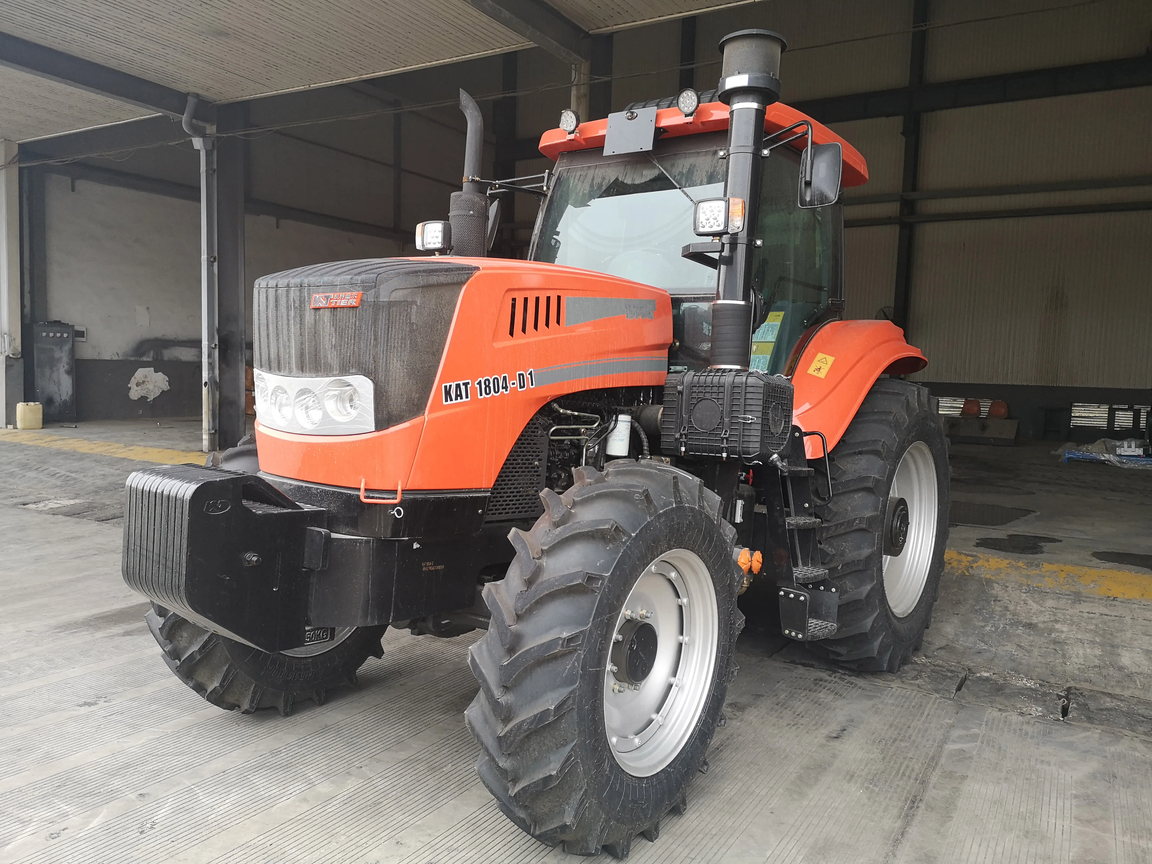 Big Promotion Farming Tractor 180HP Attachments Tractors for Agriculture Use Cheap Machine for Sale